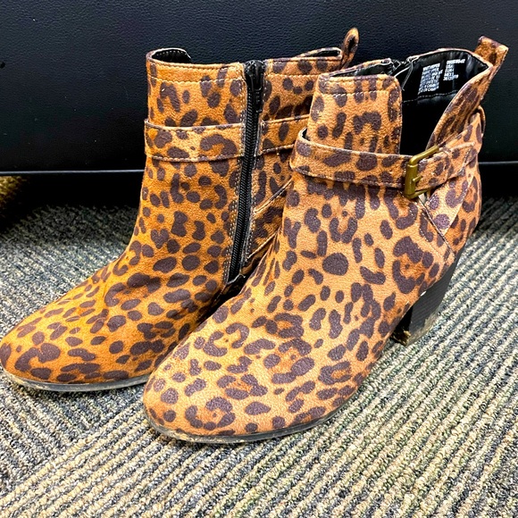 Boots - Picture 1 of 2